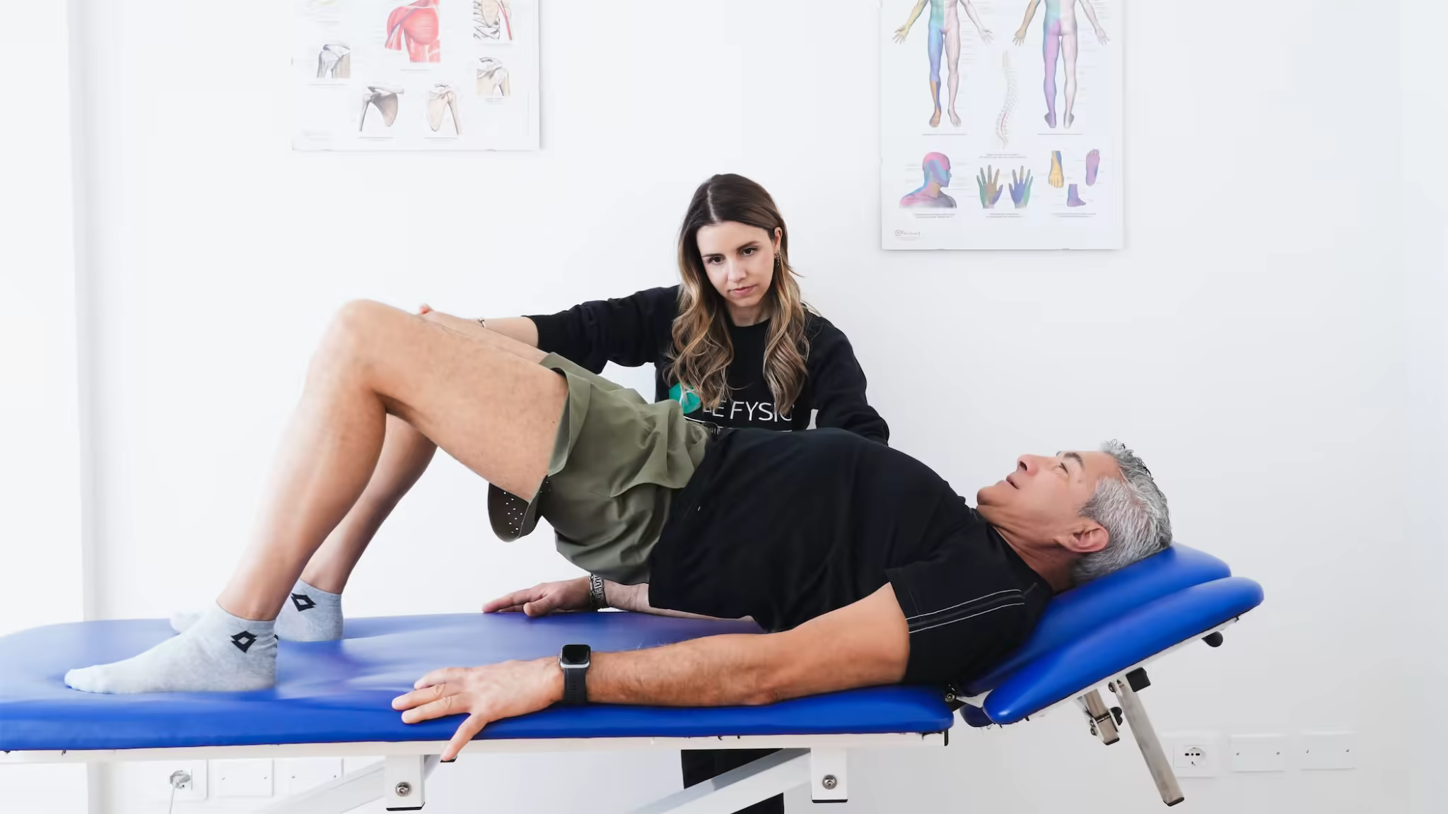 Esercizio terapeutico a ponte per bacino e anca presso BeFysio Milano